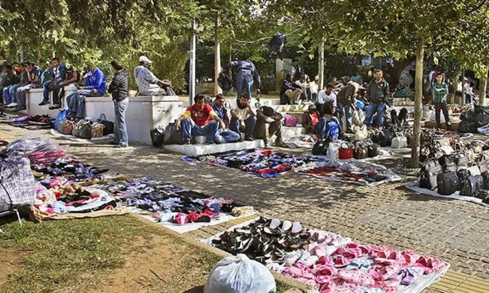 Ο Μεγάλος Περίπατος των ανύπαρκτων Αθηναίων και των αλλοδαπών παραεμπόρων!